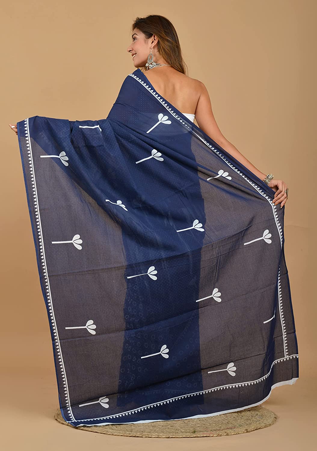 Blue Floral Print Saree with Blouse Piece view 3