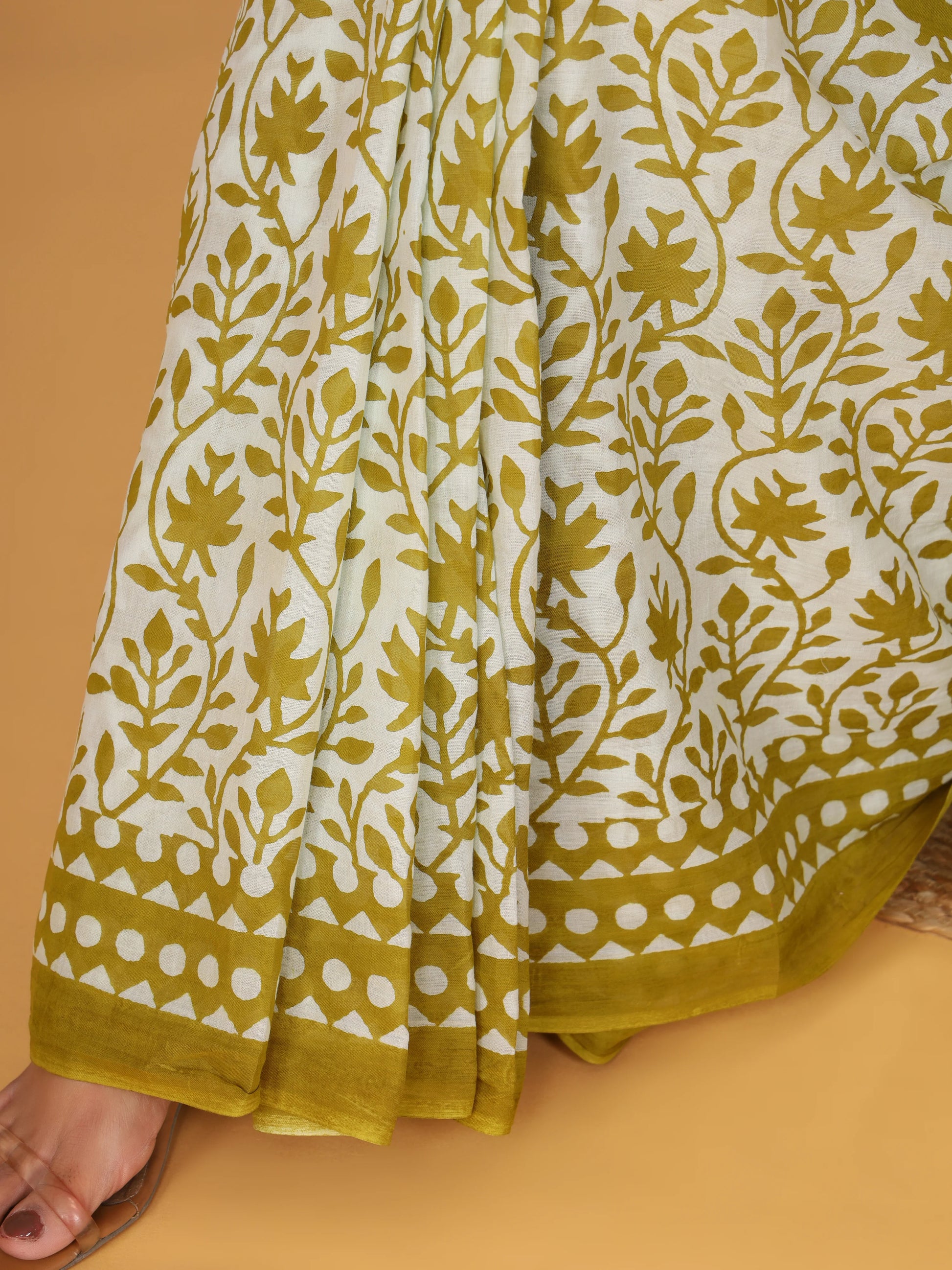 Women Olive Green Hand Block Print Cotton Saree with Blouse Piece view 5