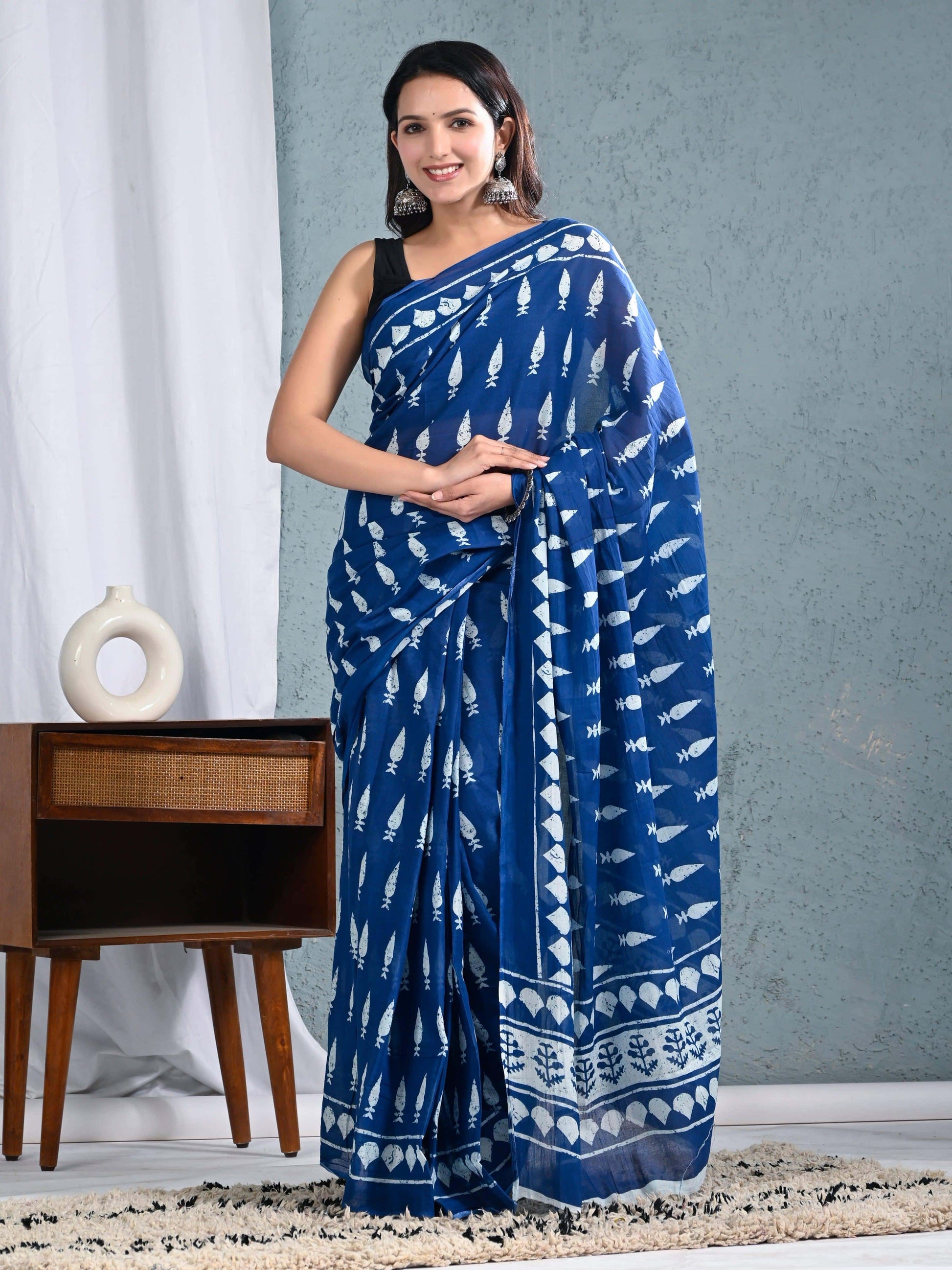 Blue Printed Cotton Saree for Women view 4