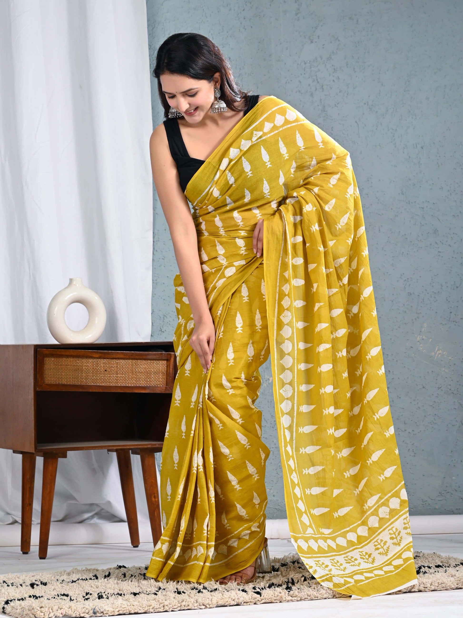 Yellow Printed Women's Saree view 3