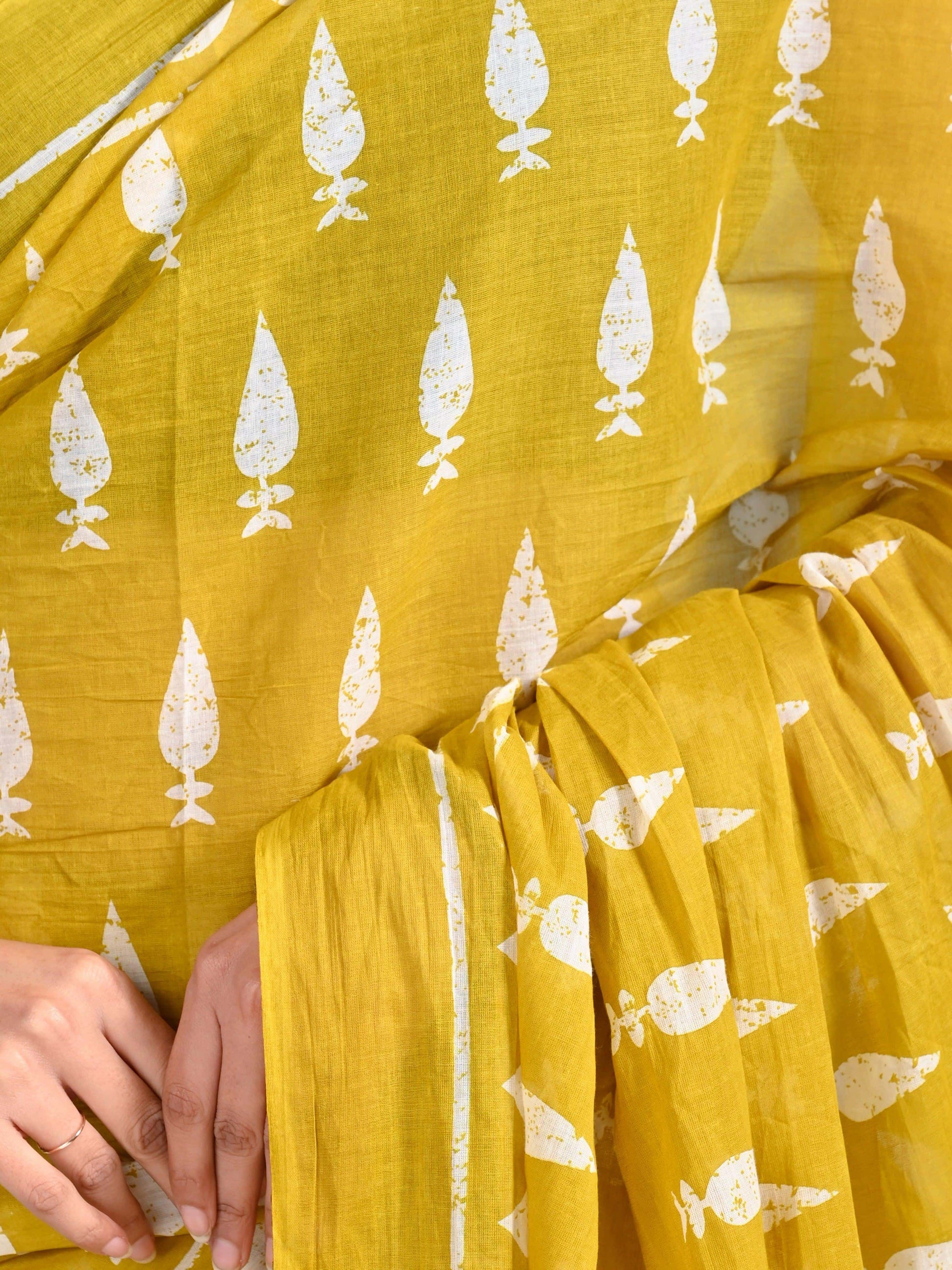 Yellow Printed Women's Saree view 6