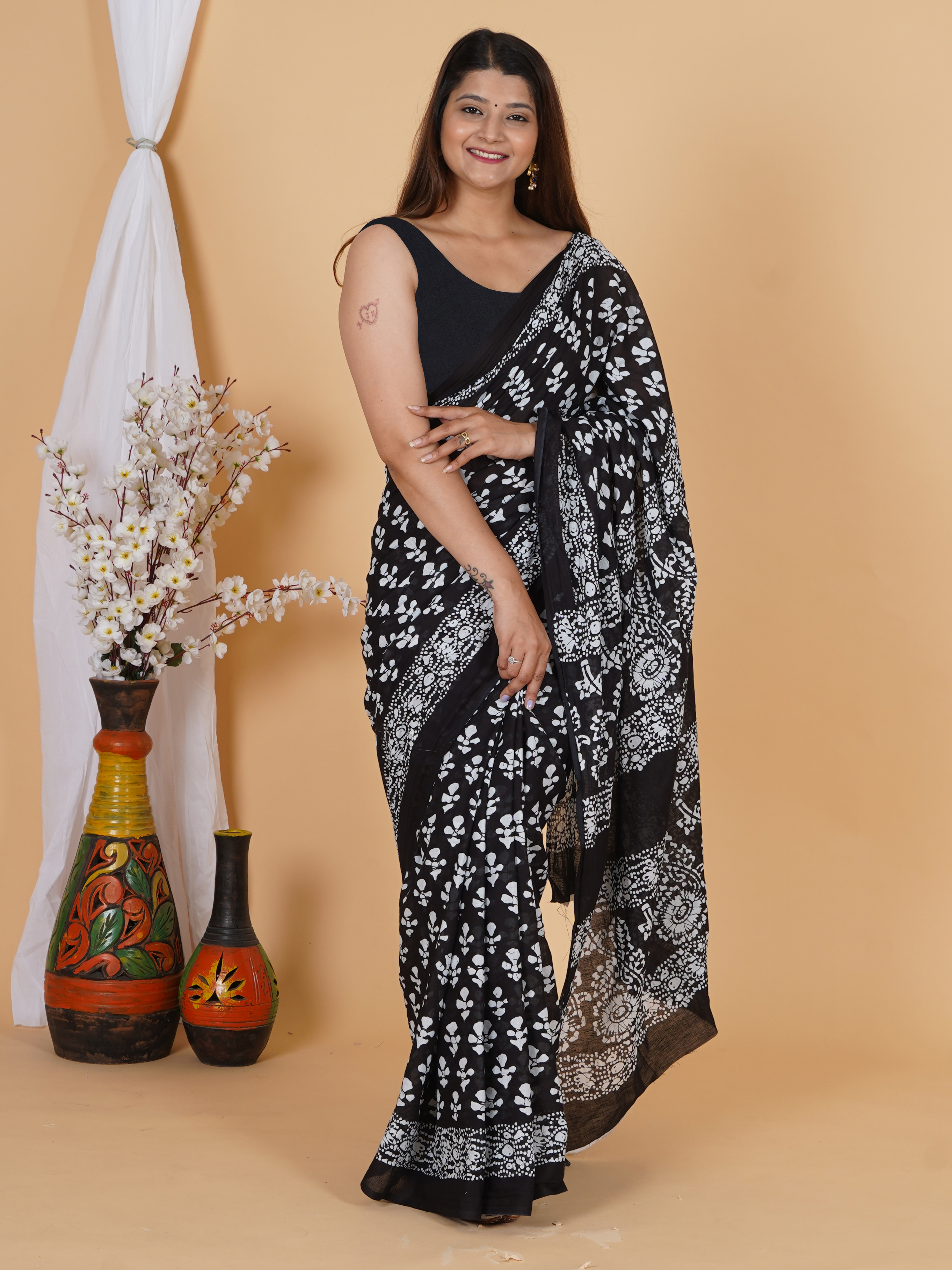 Elegant Printed Black Cotton Saree - SoftSpun Fabrics view 3