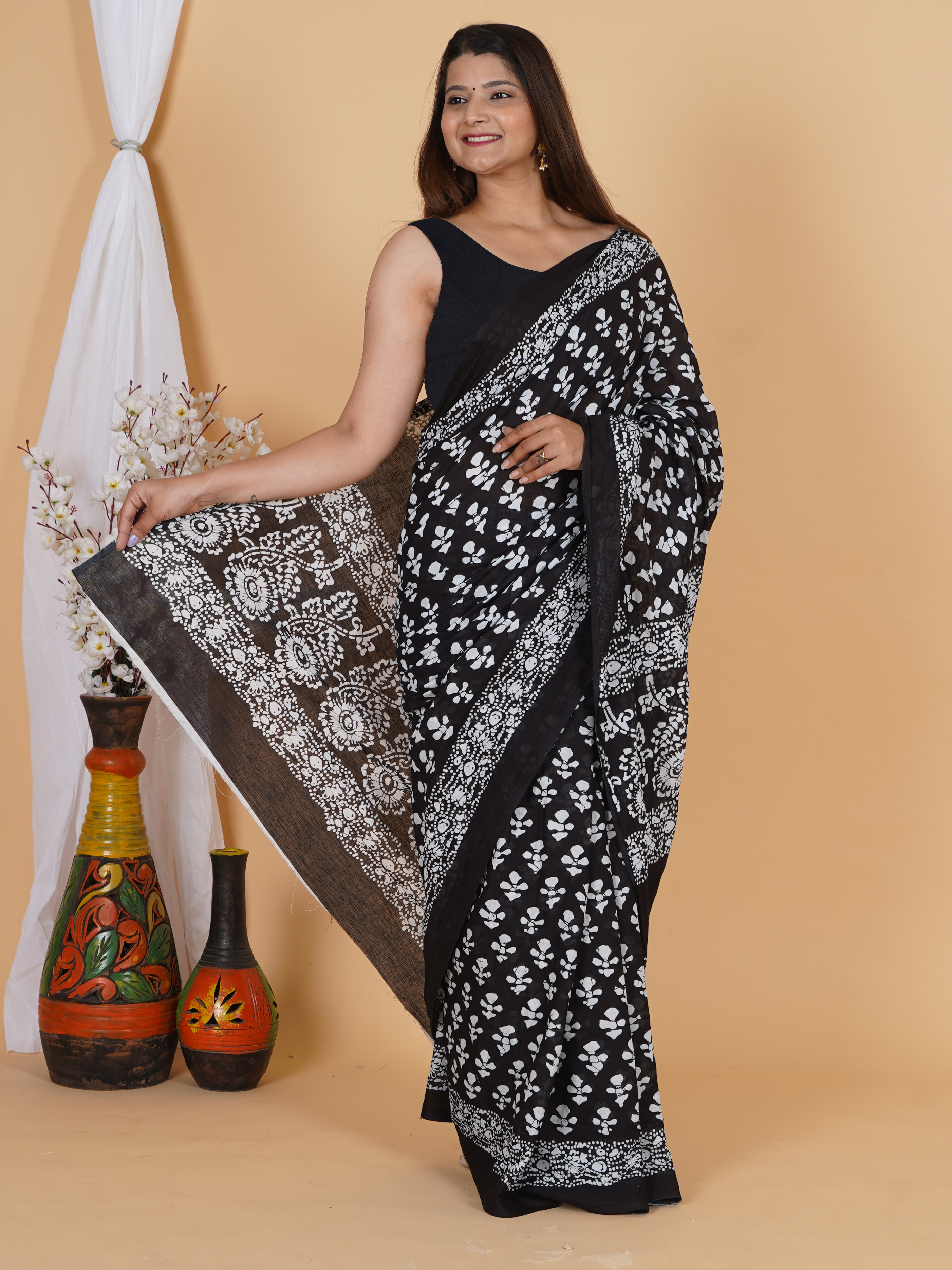 Elegant Printed Black Cotton Saree - SoftSpun Fabrics view 5