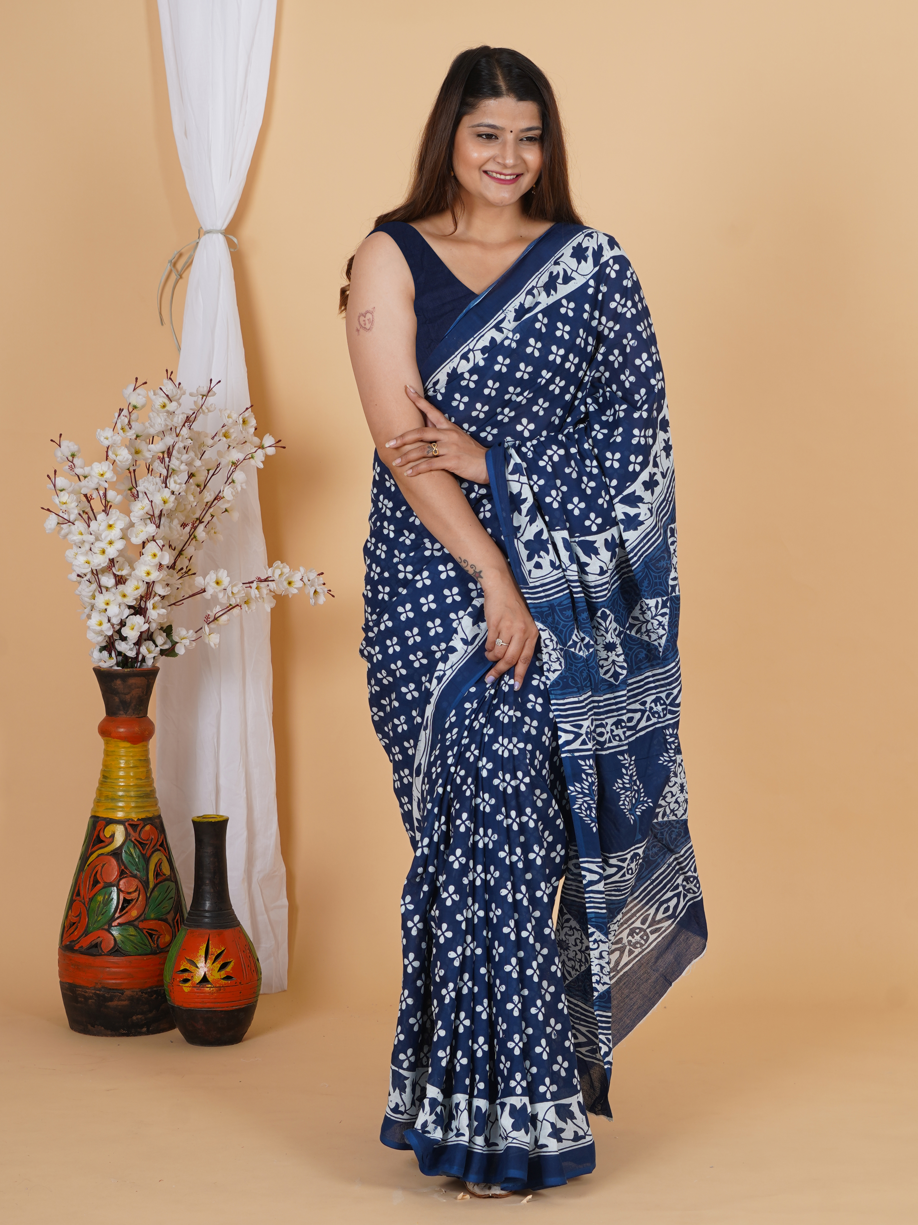 Blue Floral Cotton Saree - Lightweight Daily Wear view 3