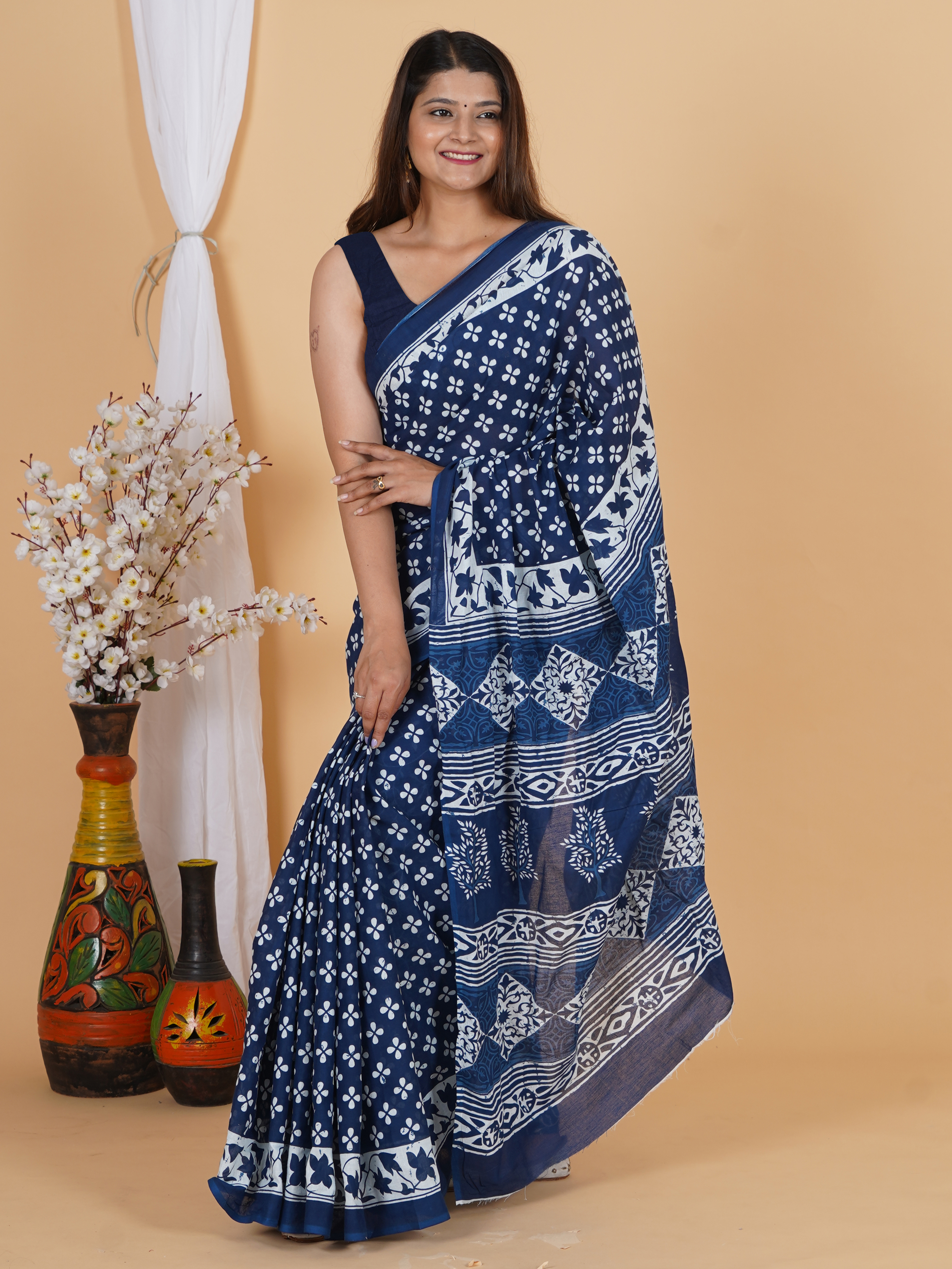 Blue Floral Cotton Saree - Lightweight Daily Wear view 4