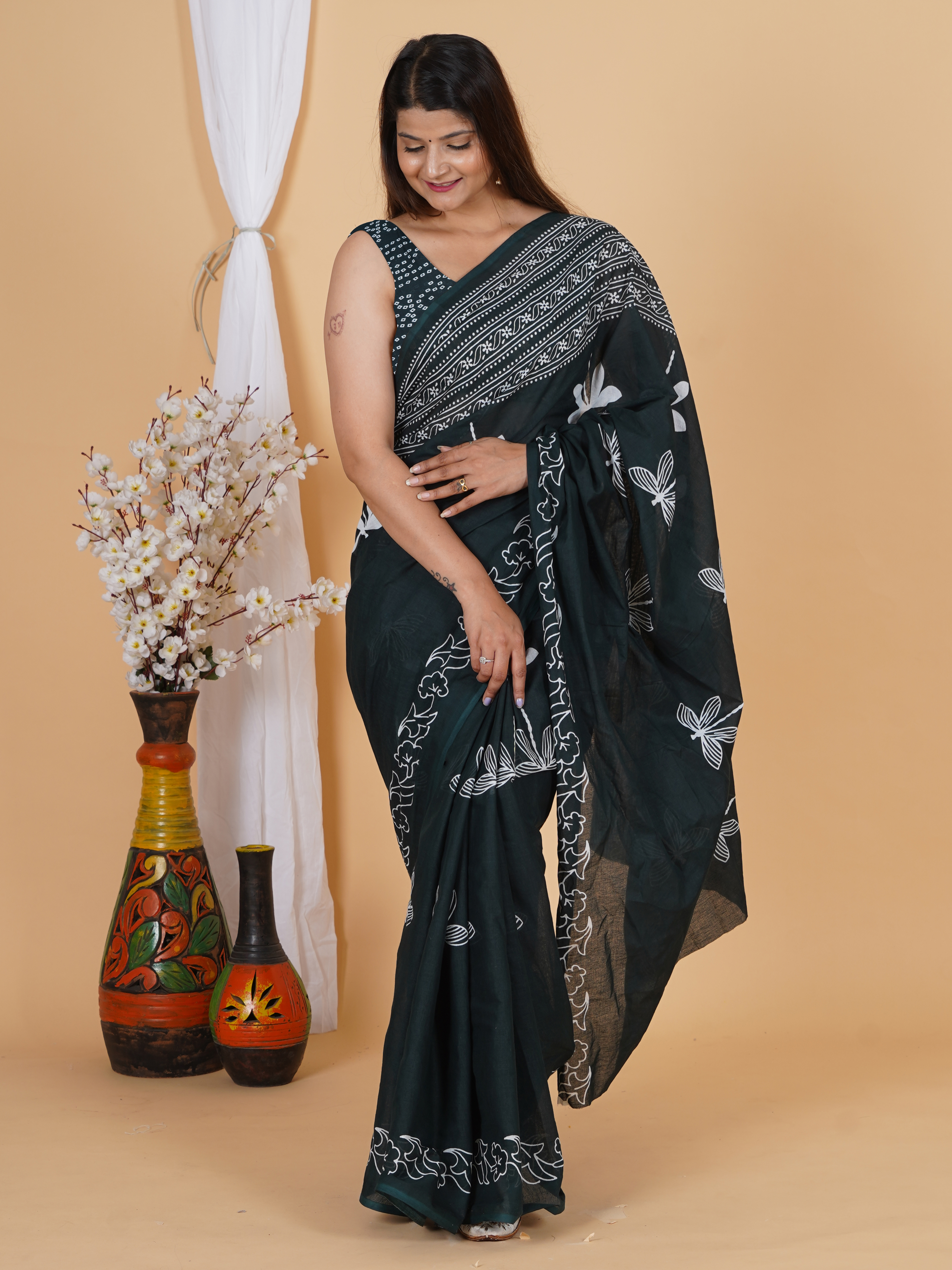 Elegant Black Printed Cotton Saree - SoftSpun Fabrics view 3