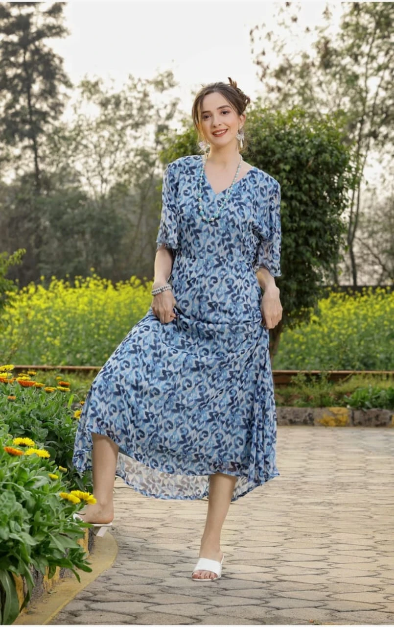 Women Blue Printed Midi Dress view 2
