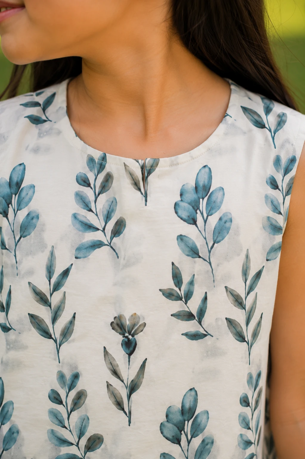 Girls Sleeveless Floral Print A-Line Dress view 5