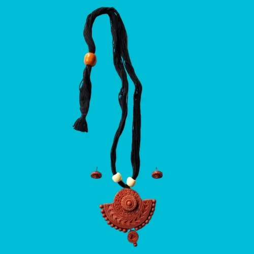Teracotta Handcrafted Jewellary set weman view 2